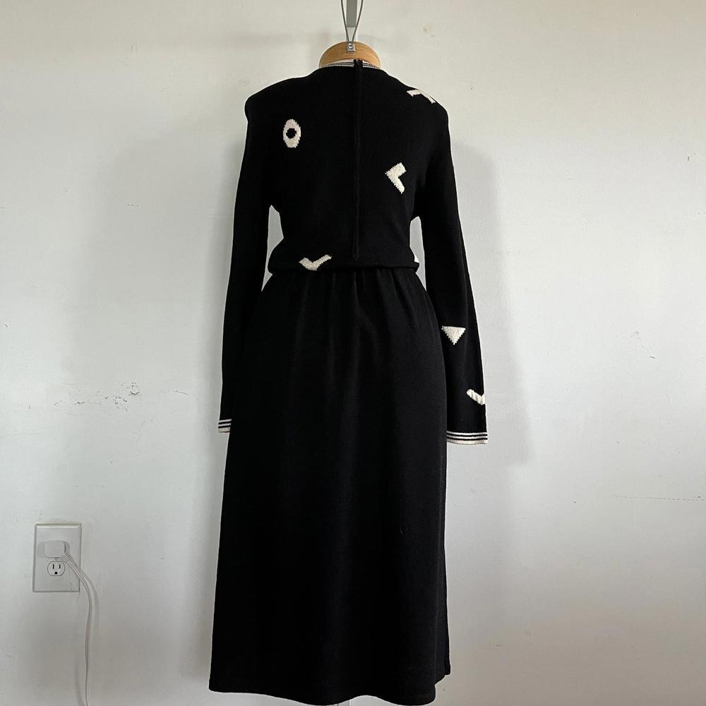 Elegant Vintage Black Geometric Peter Lynne 1970s Circle Symbol Dress - Picture 8 of 9